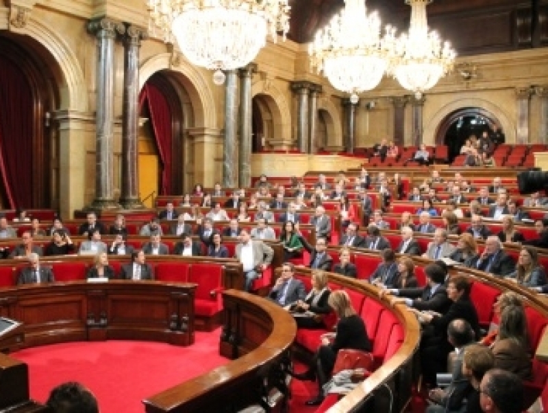 El Parlament català aprova una nova llei d'horaris comercials