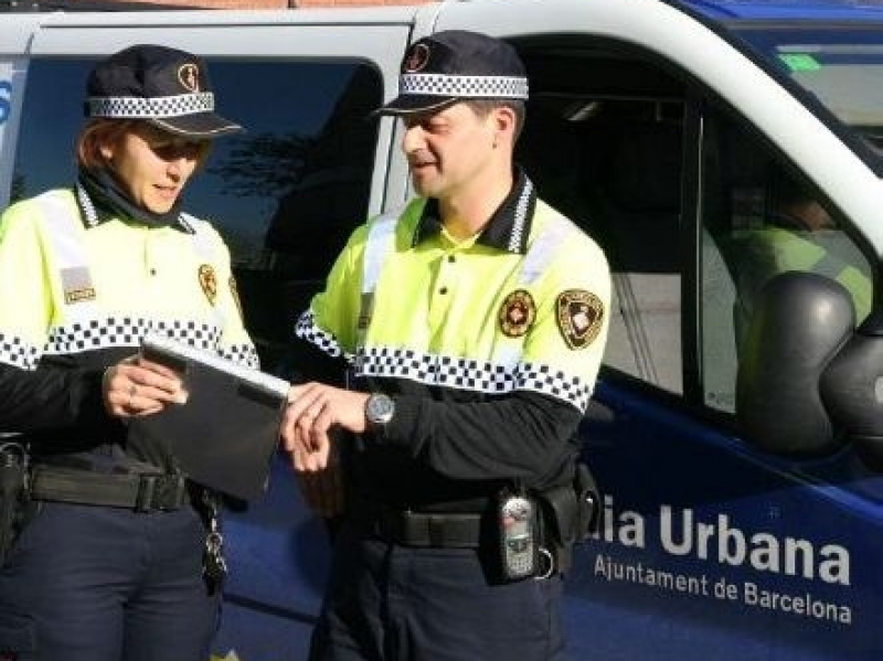 Ciutat Vella refuerza la presencia de Guardia Urbana y mediadores